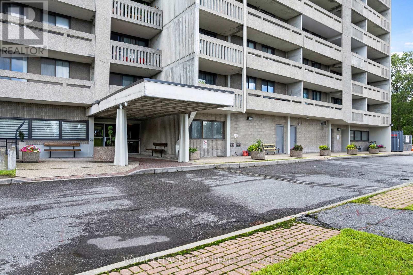 1402 - 415 Greenview Avenue Property Photo 2