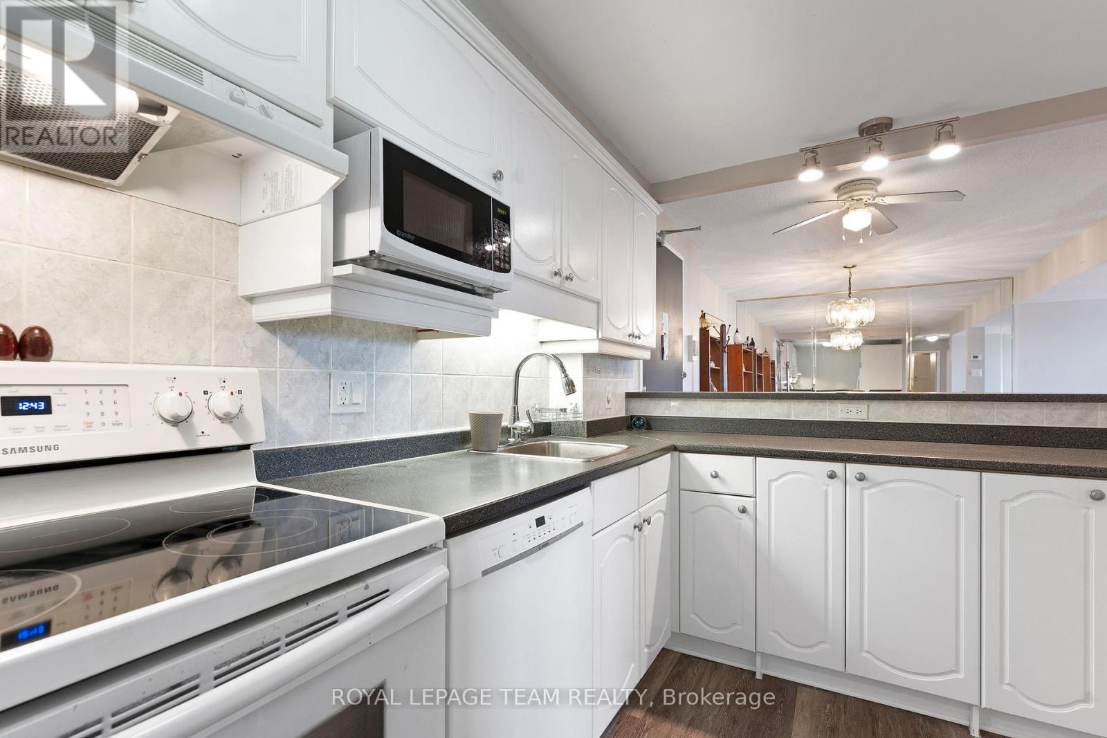 1402 - 415 Greenview Avenue Property Photo 13