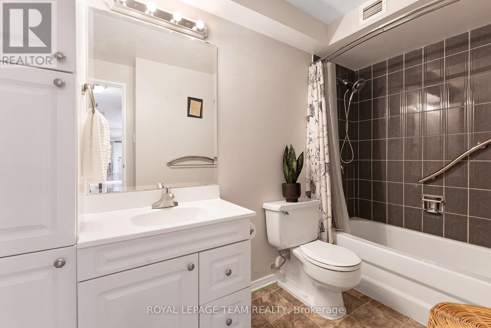1402 - 415 Greenview Avenue Property Photo 17