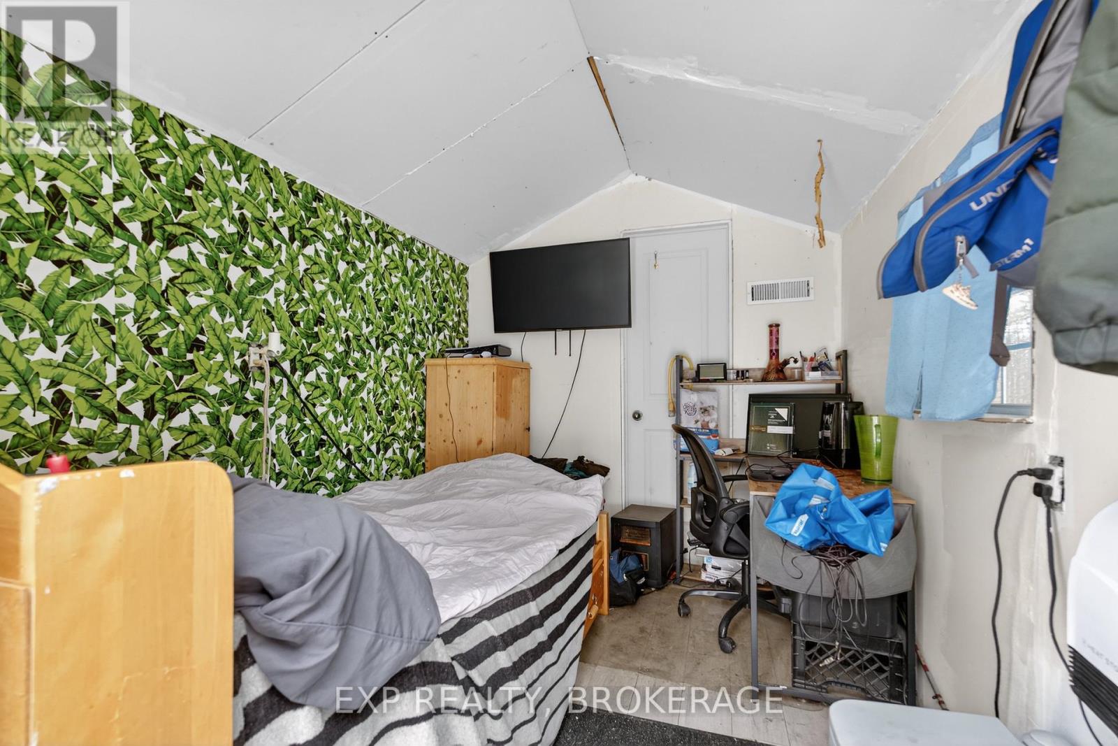 2100 Mclean Road Property Photo 18