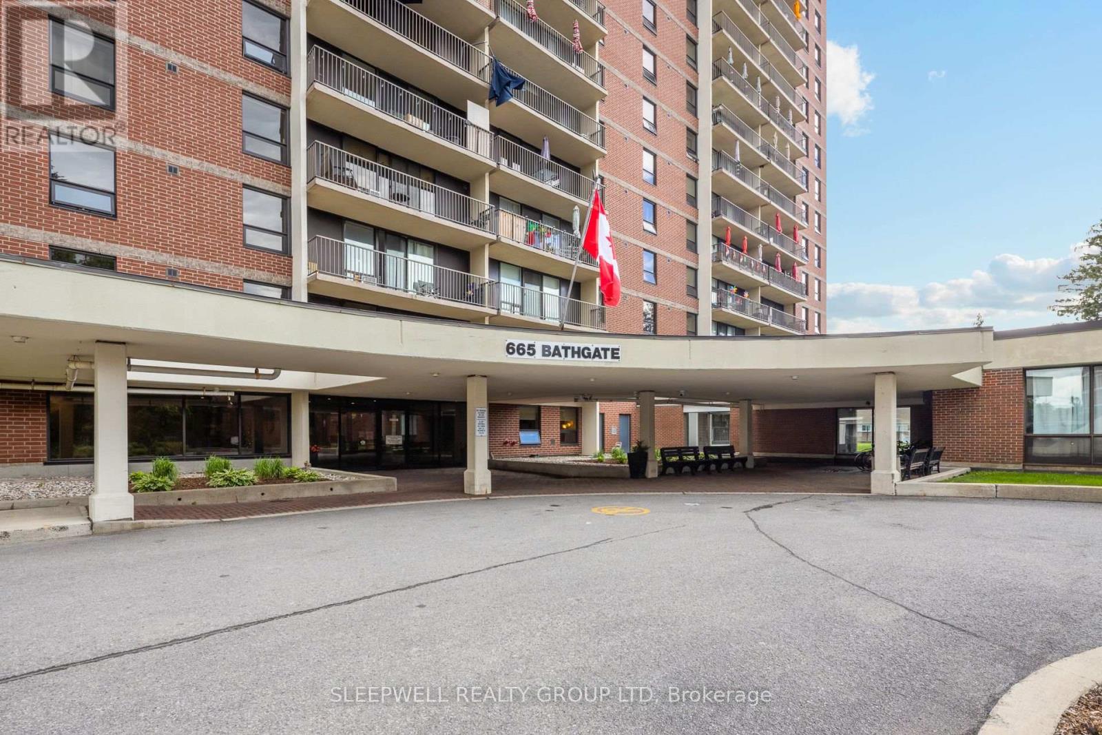 712 - 665 Bathgate Drive Property Photo 3