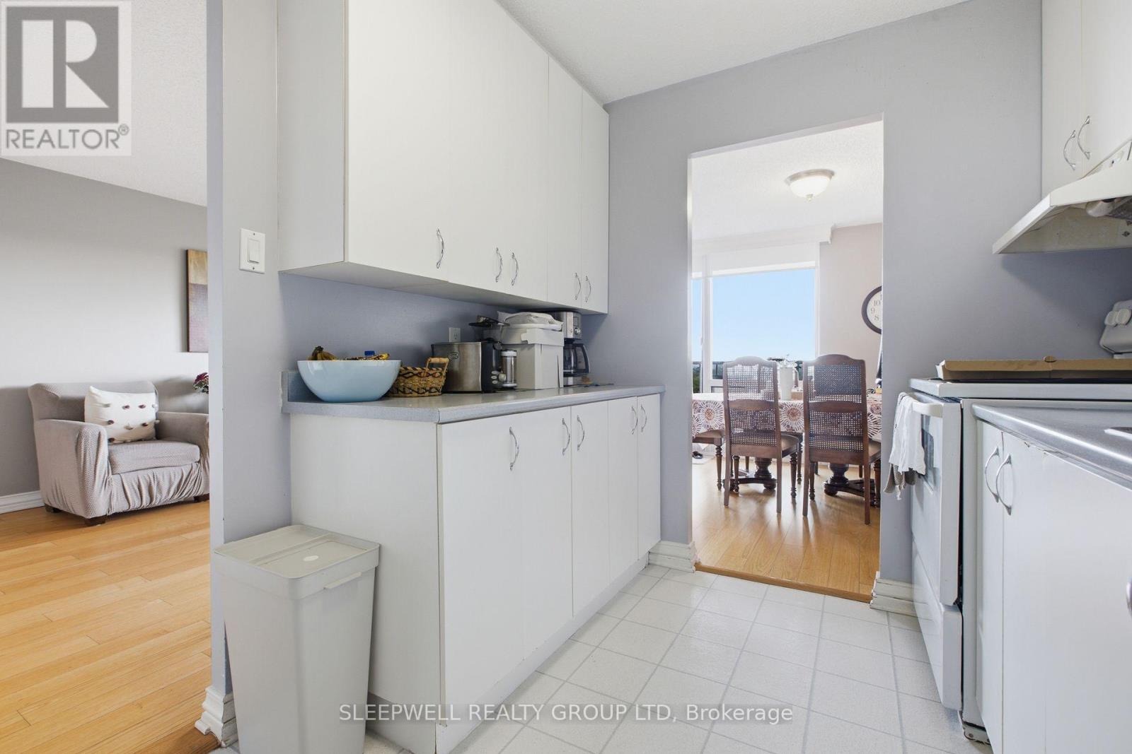 712 - 665 Bathgate Drive Property Photo 11