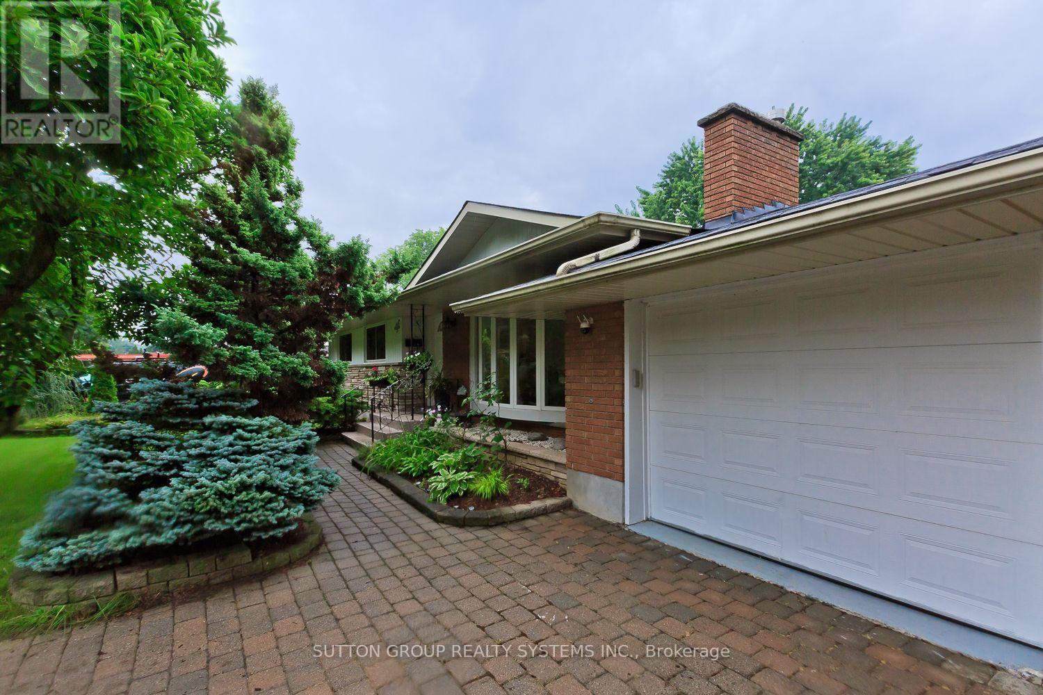 55 Richelieu Drive Property Photo 5