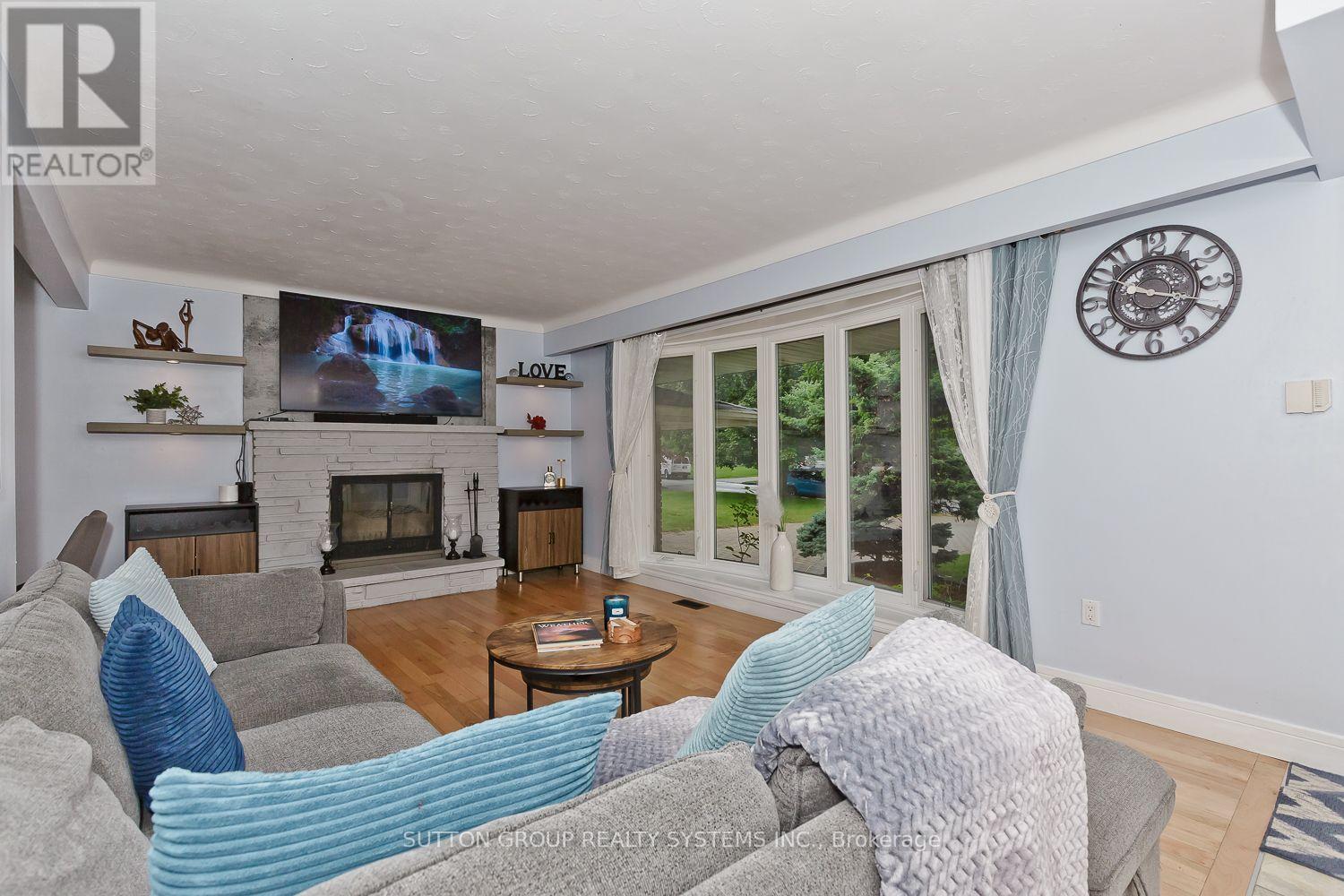 55 Richelieu Drive Property Photo 8