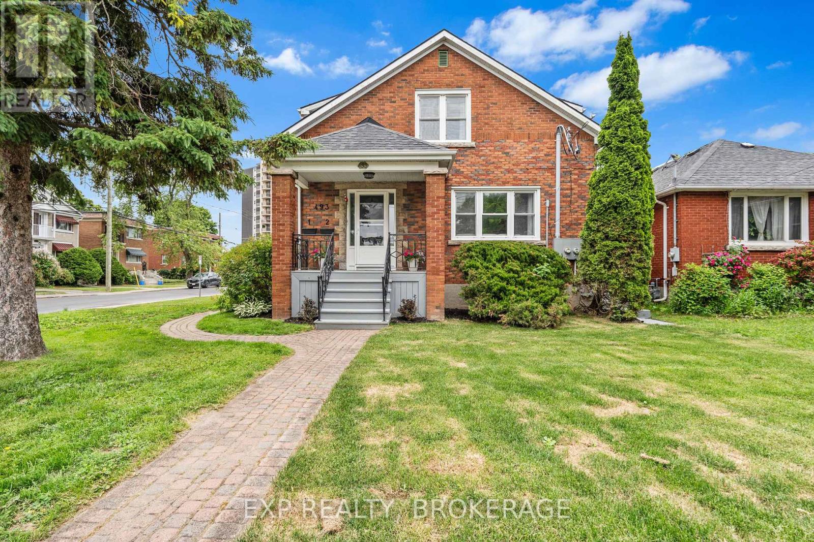 493 College Street Property Photo 1