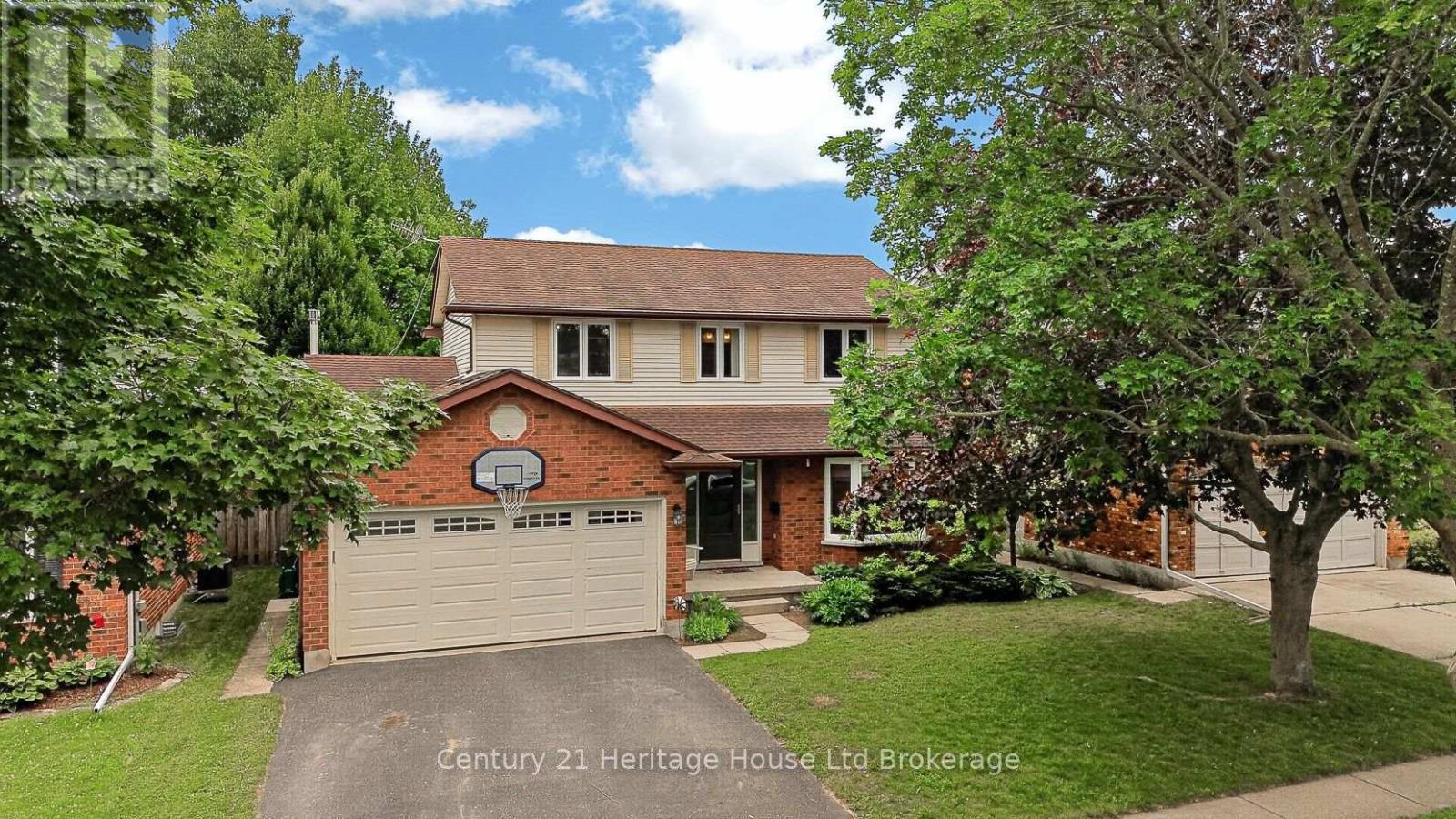 27 Sioux Crescent Property Photo 6