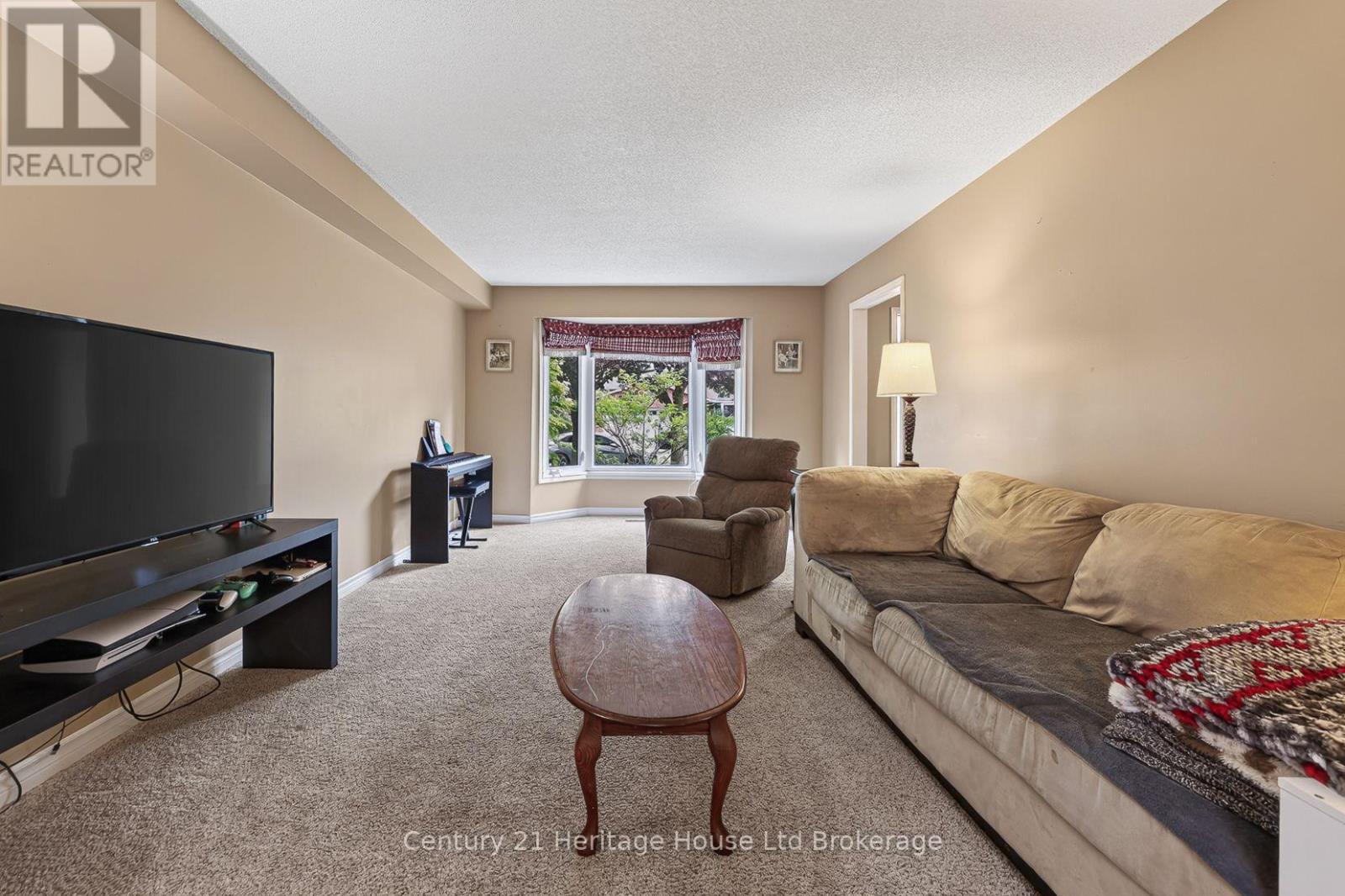 27 Sioux Crescent Property Photo 11