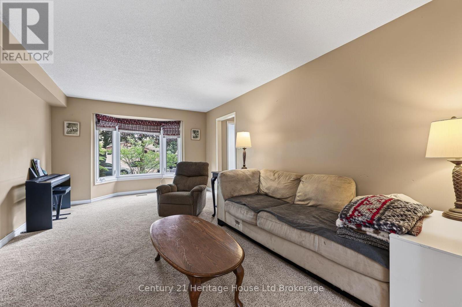 27 Sioux Crescent Property Photo 12