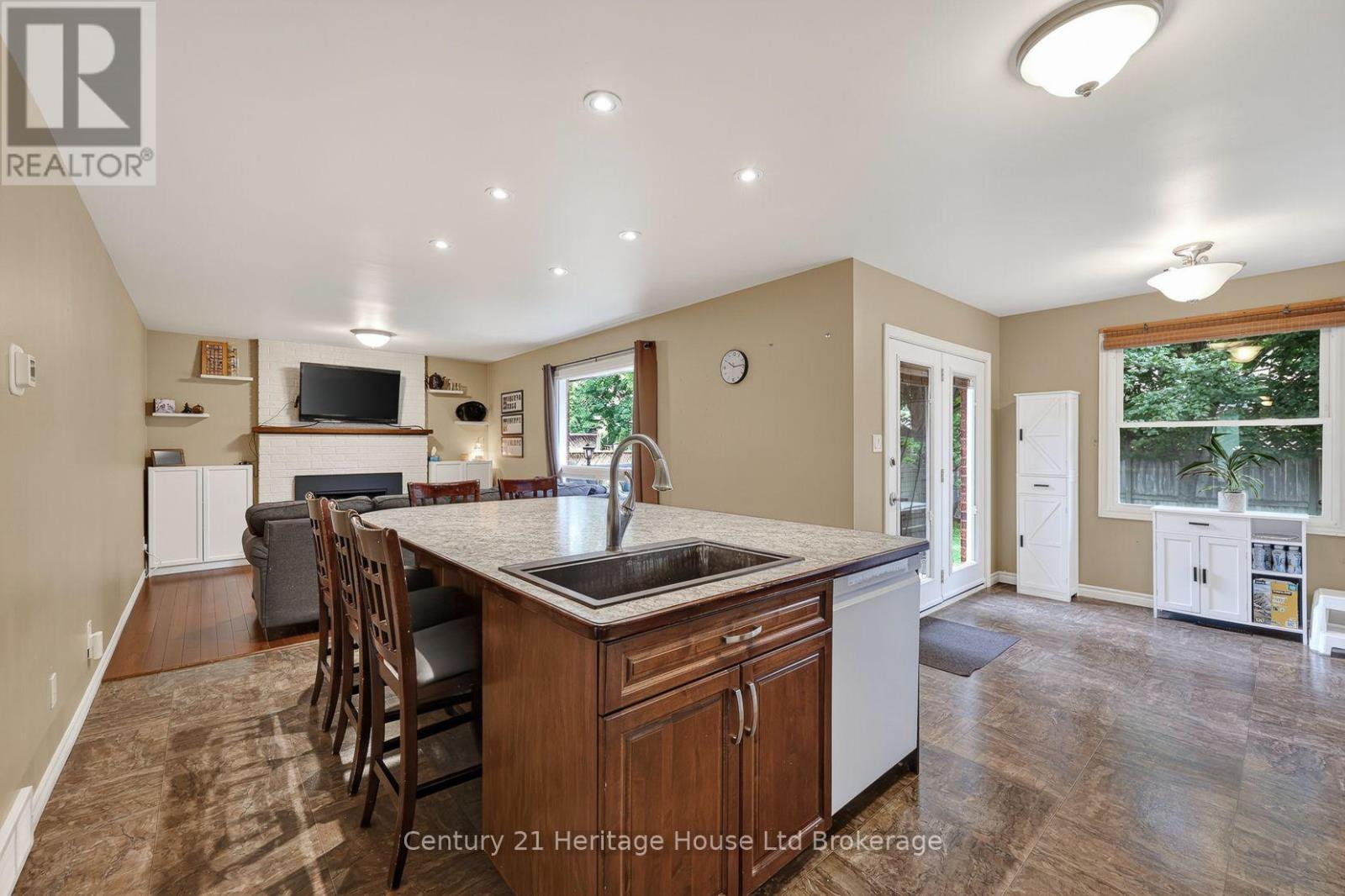 27 Sioux Crescent Property Photo 18