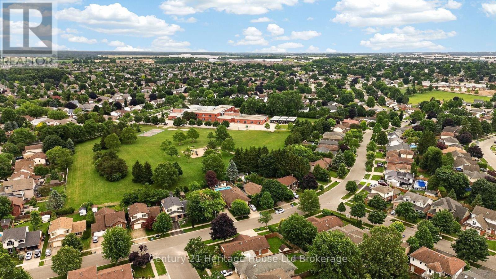 27 Sioux Crescent Property Photo 45