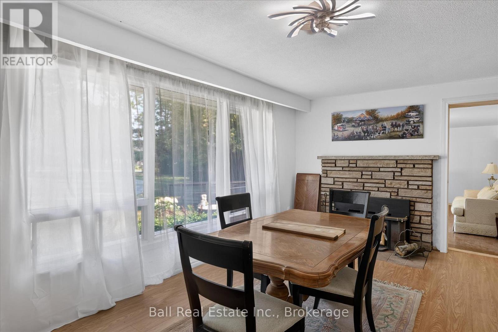 751 Ford Crescent Property Photo 7