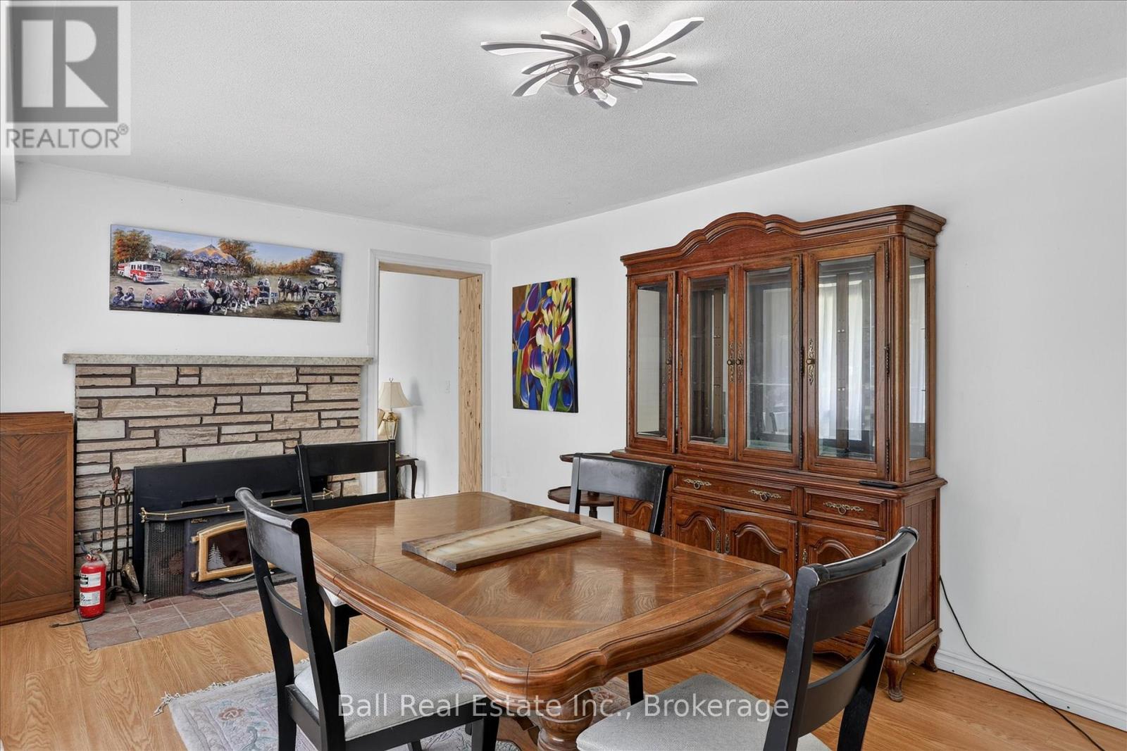 751 Ford Crescent Property Photo 8