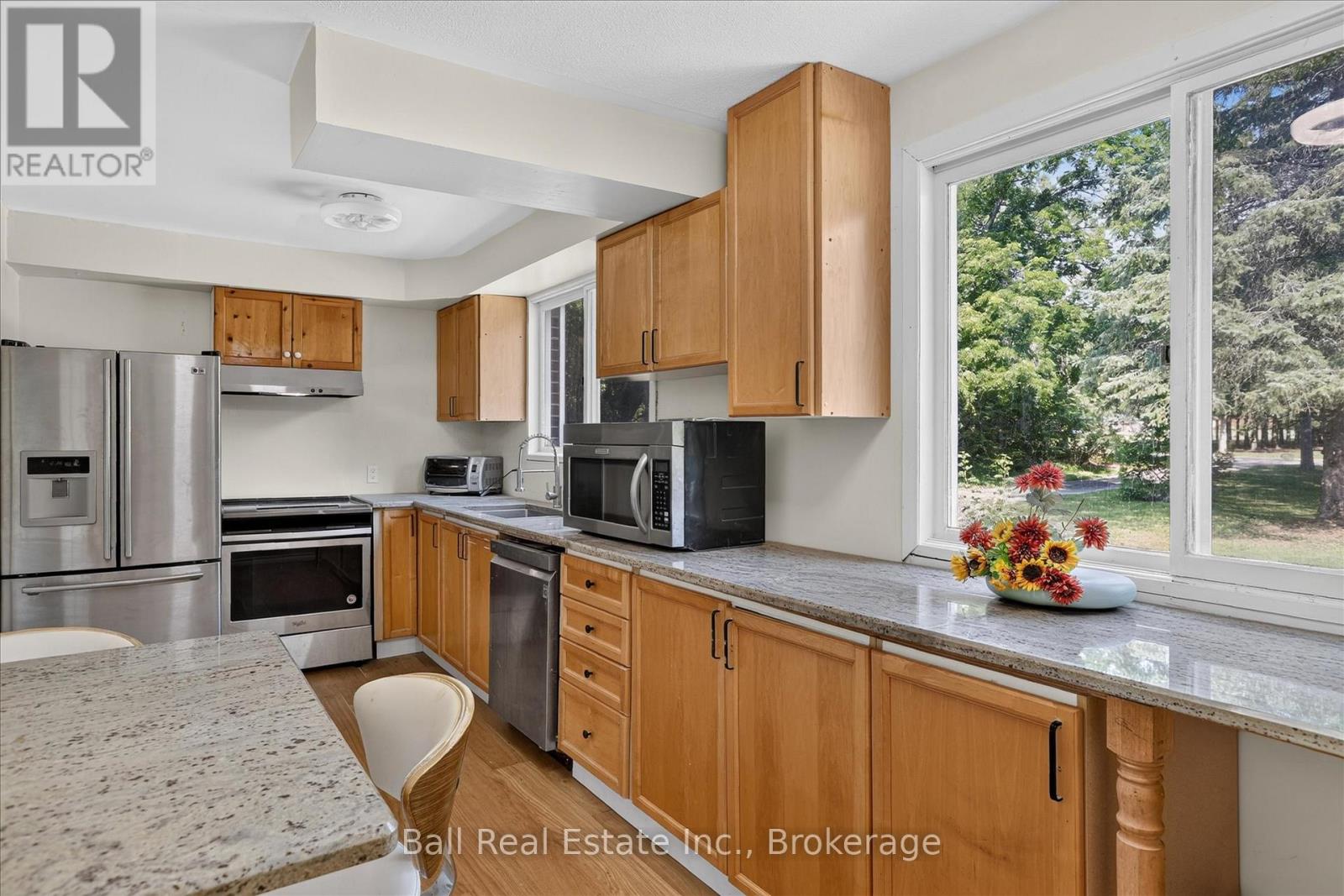 751 Ford Crescent Property Photo 14