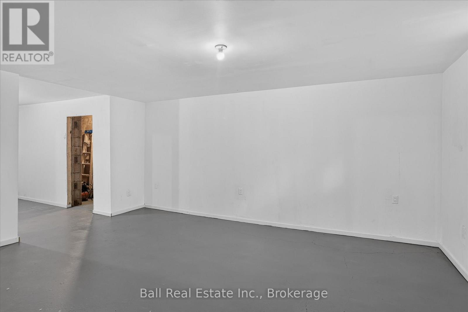751 Ford Crescent Property Photo 33