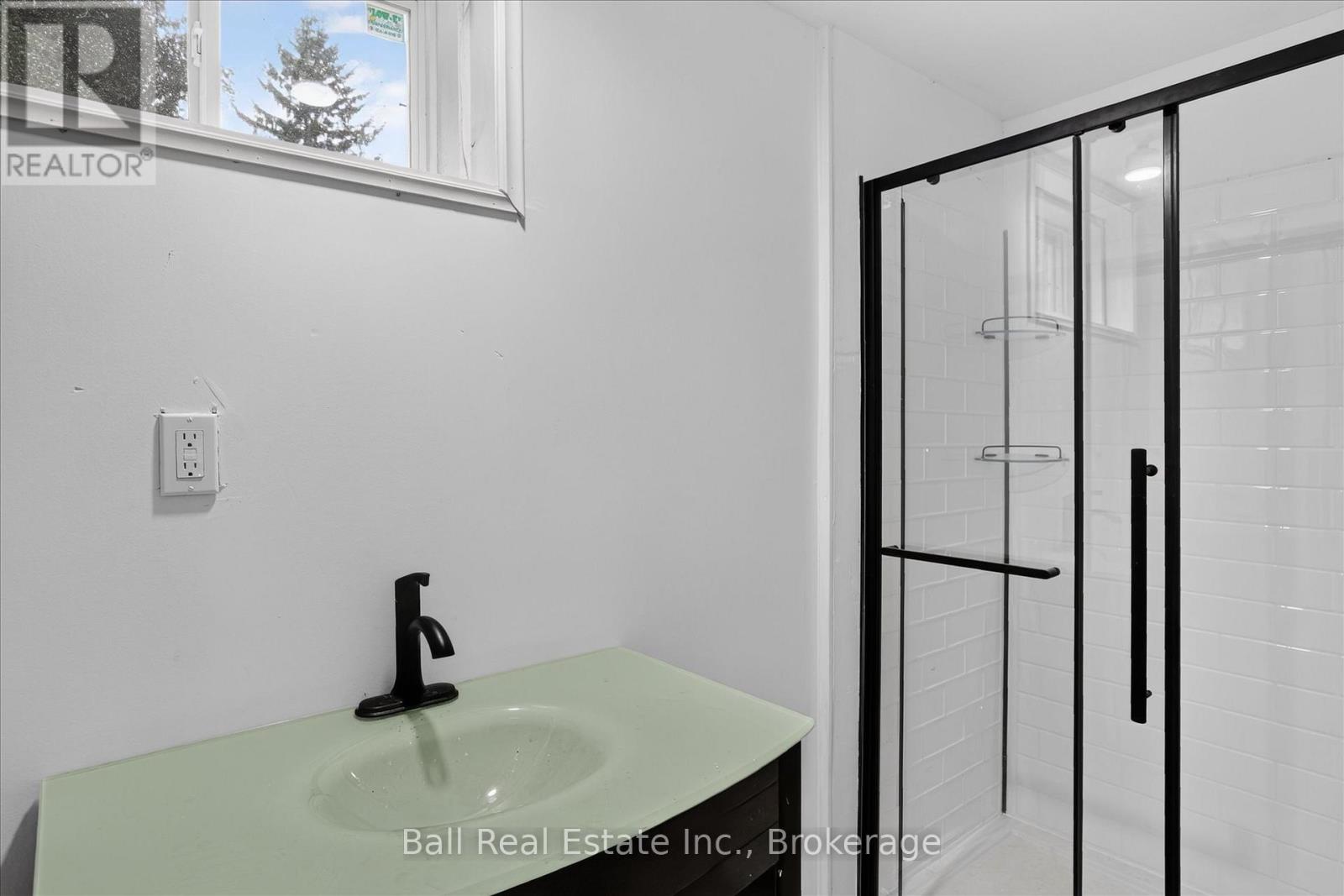 751 Ford Crescent Property Photo 34