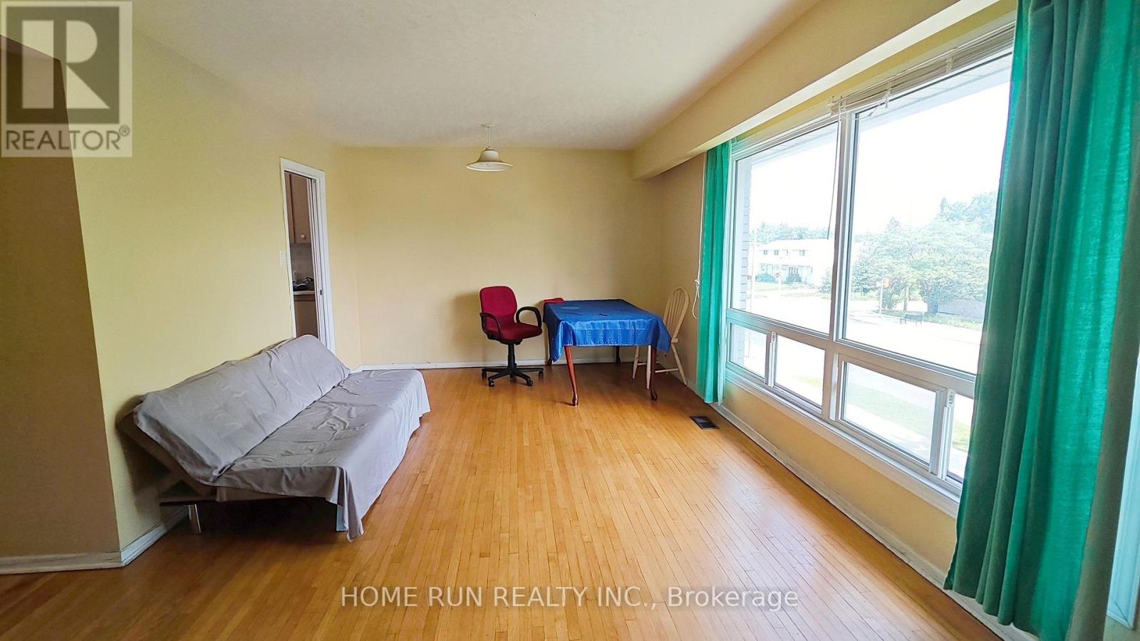 1023 Meadowlands Drive Property Photo 6