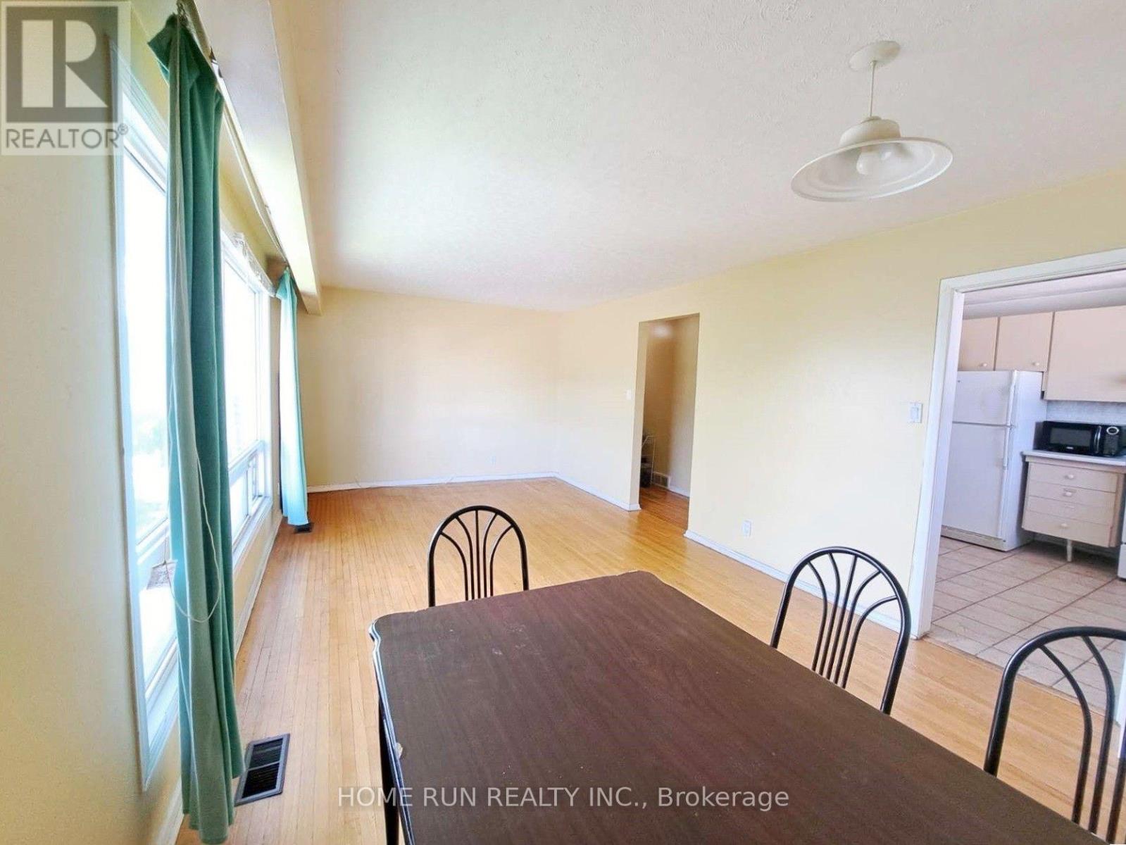 1023 Meadowlands Drive Property Photo 7