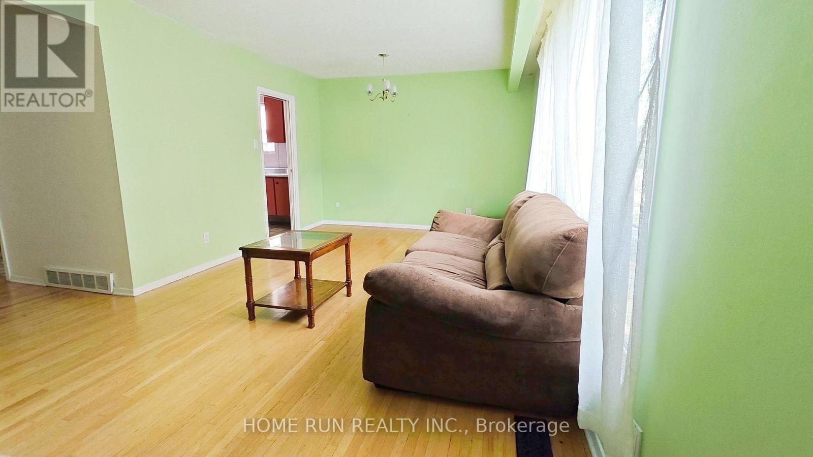 1023 Meadowlands Drive Property Photo 23