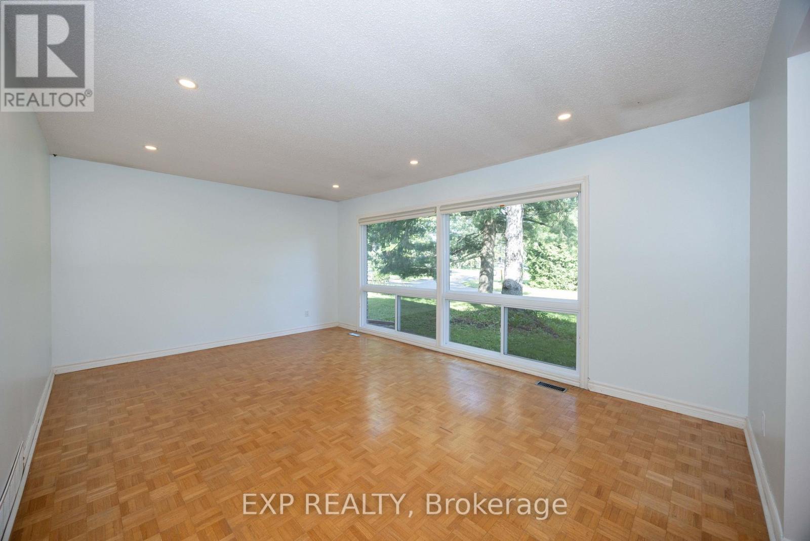 14 Carr Crescent Property Photo 7