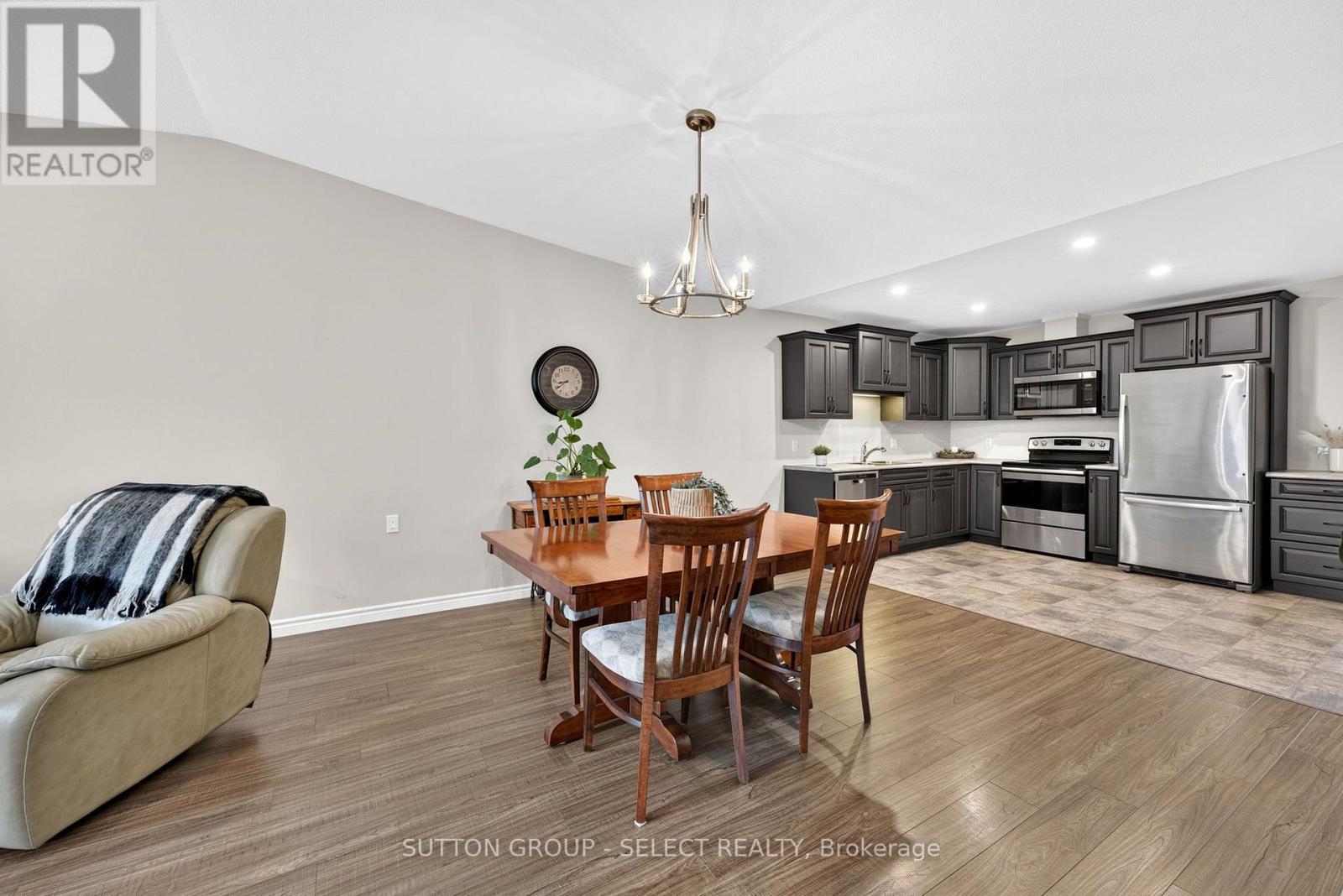 14 Devon Drive Property Photo 15