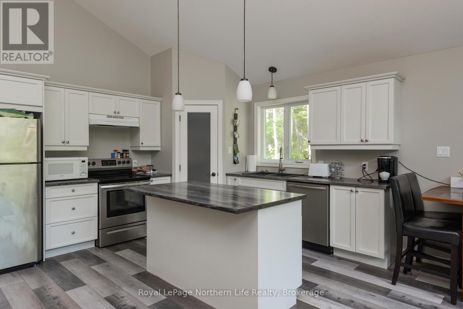 522 Hart Road Property Photo 11