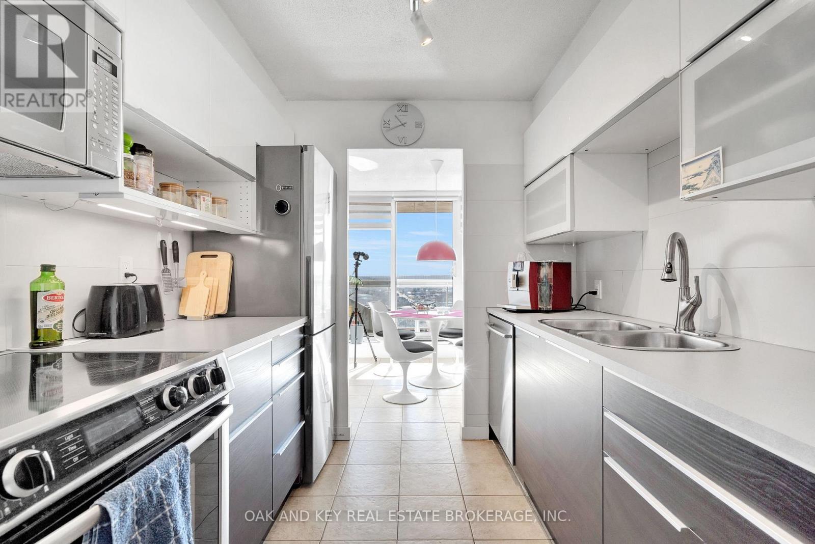 1805 - 323 Colborne Street Property Photo 10