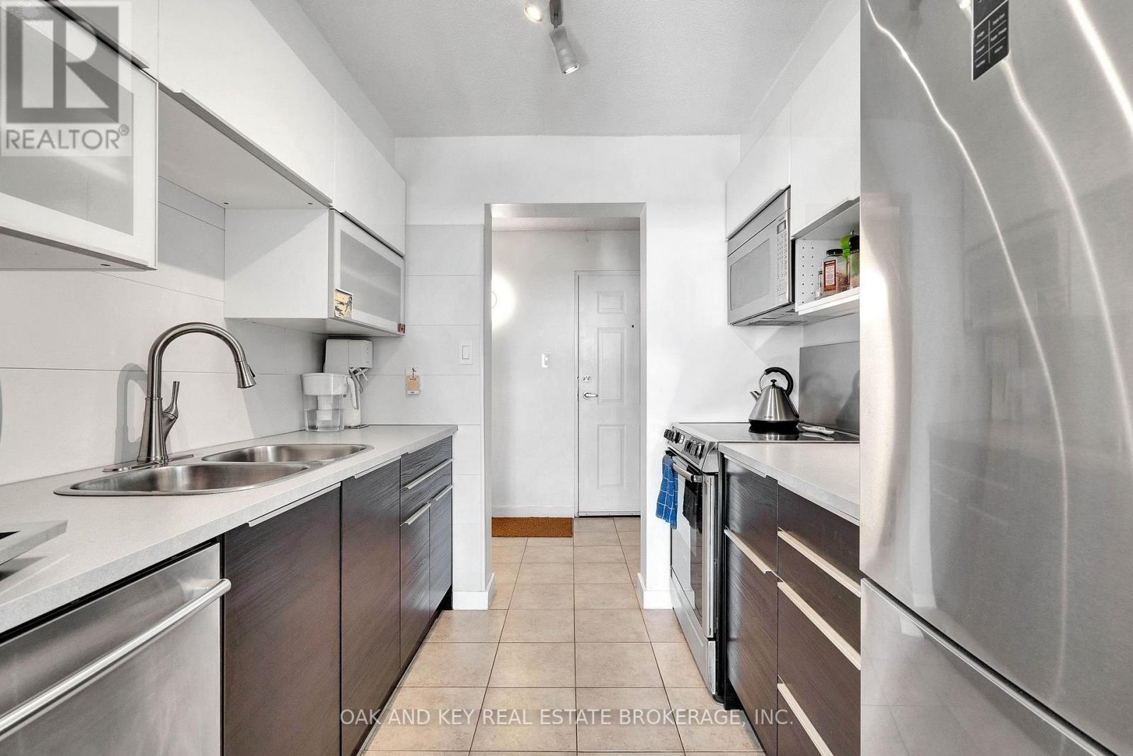 1805 - 323 Colborne Street Property Photo 12