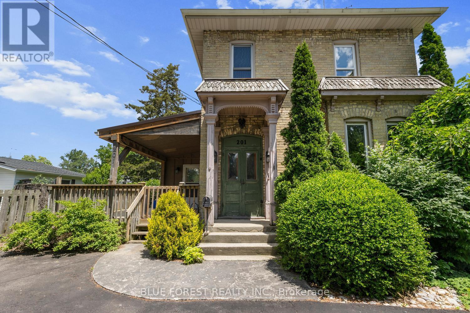 201 Margaret Street Property Photo 6