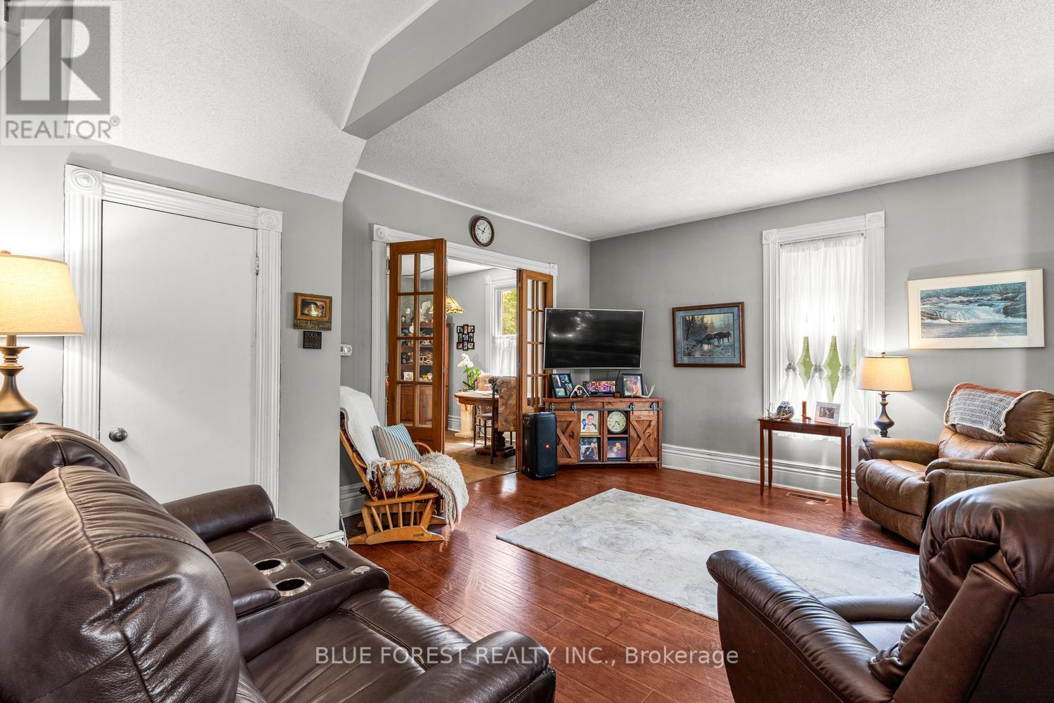 201 Margaret Street Property Photo 8