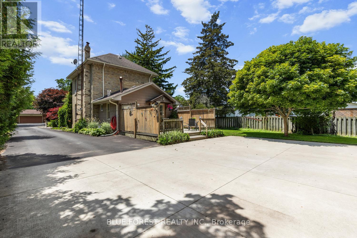 201 Margaret Street Property Photo 35