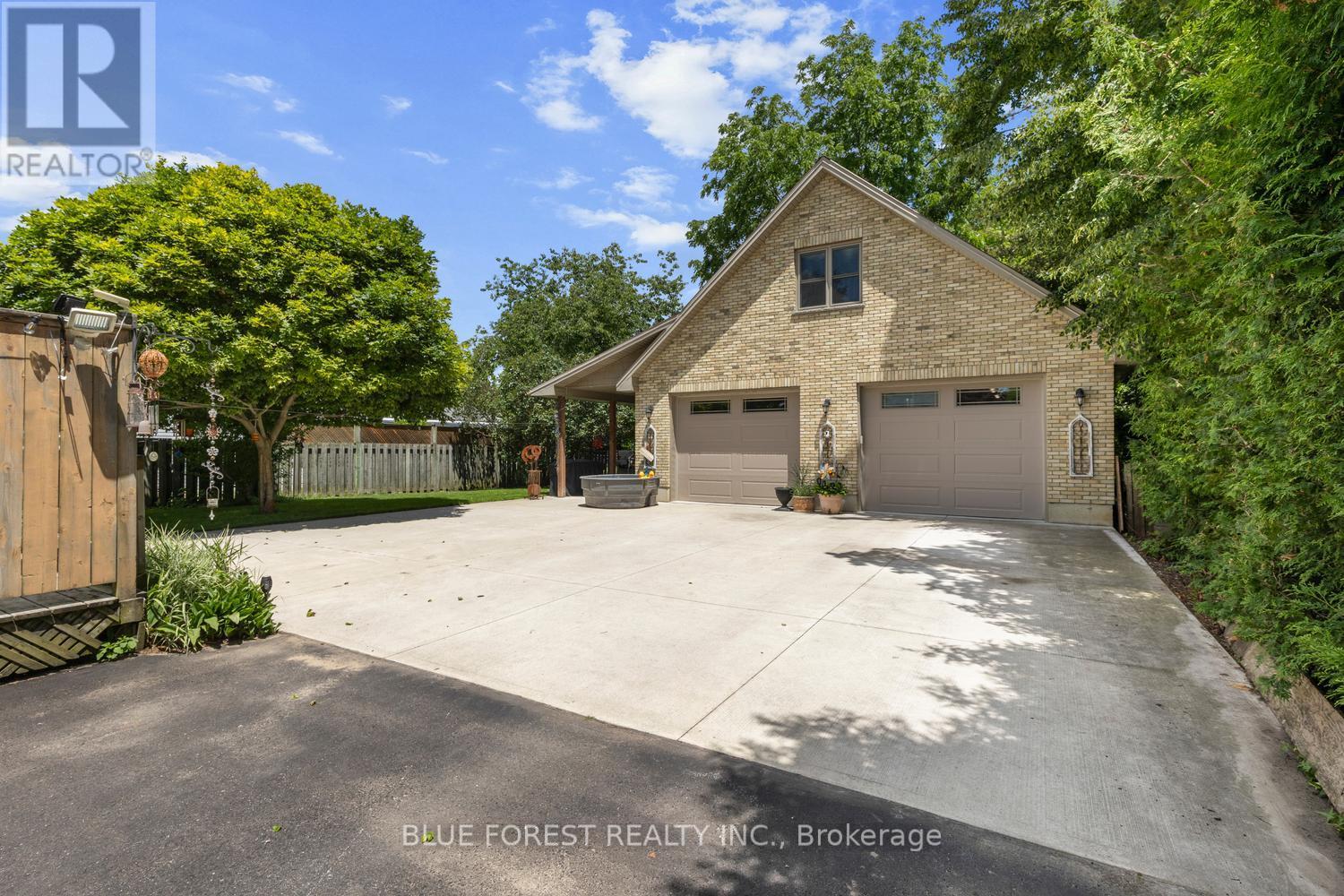 201 Margaret Street Property Photo 37
