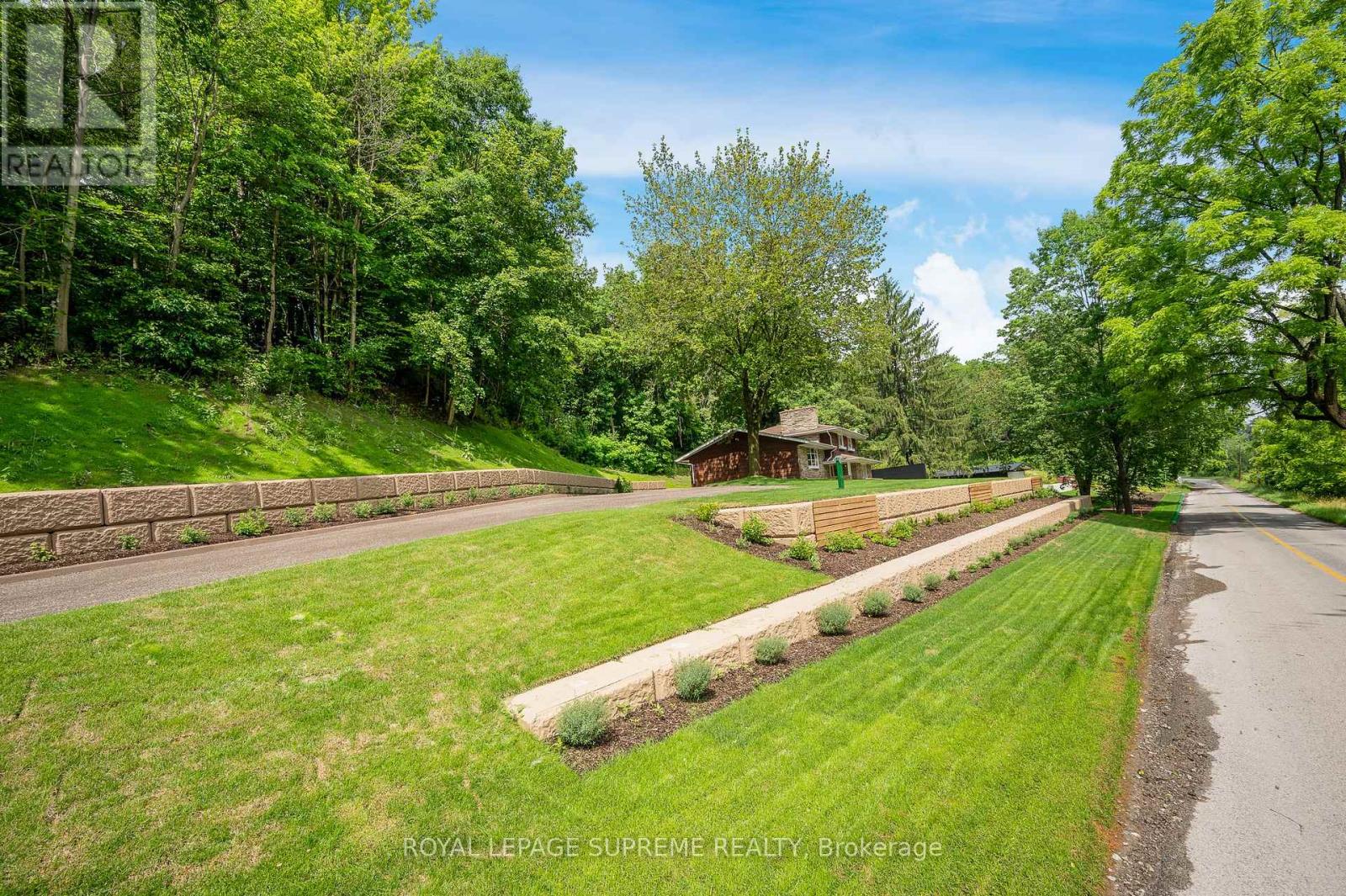 2035 Hollow Road Property Photo 3