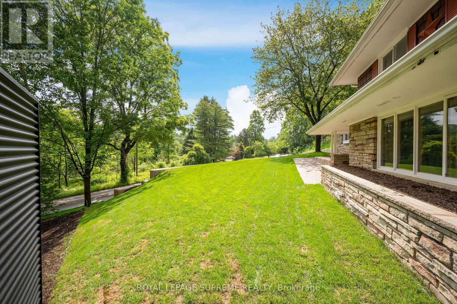 2035 Hollow Road Property Photo 8