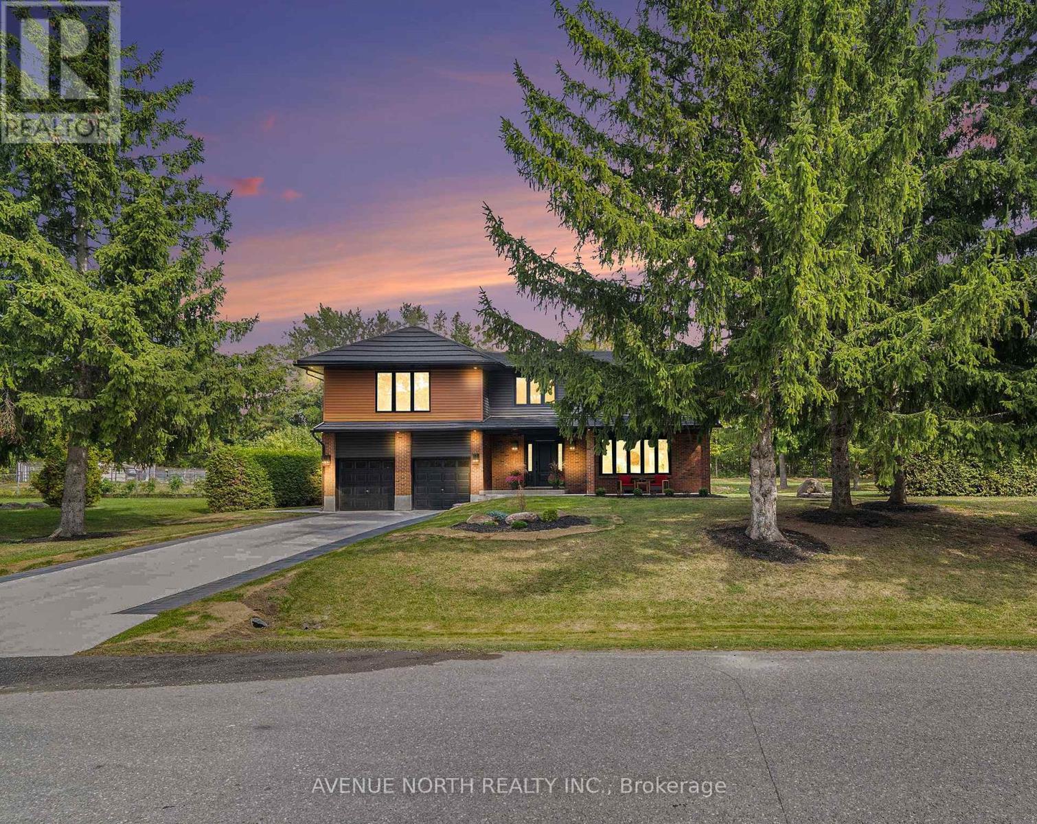19 Newland Drive E Property Photo 1