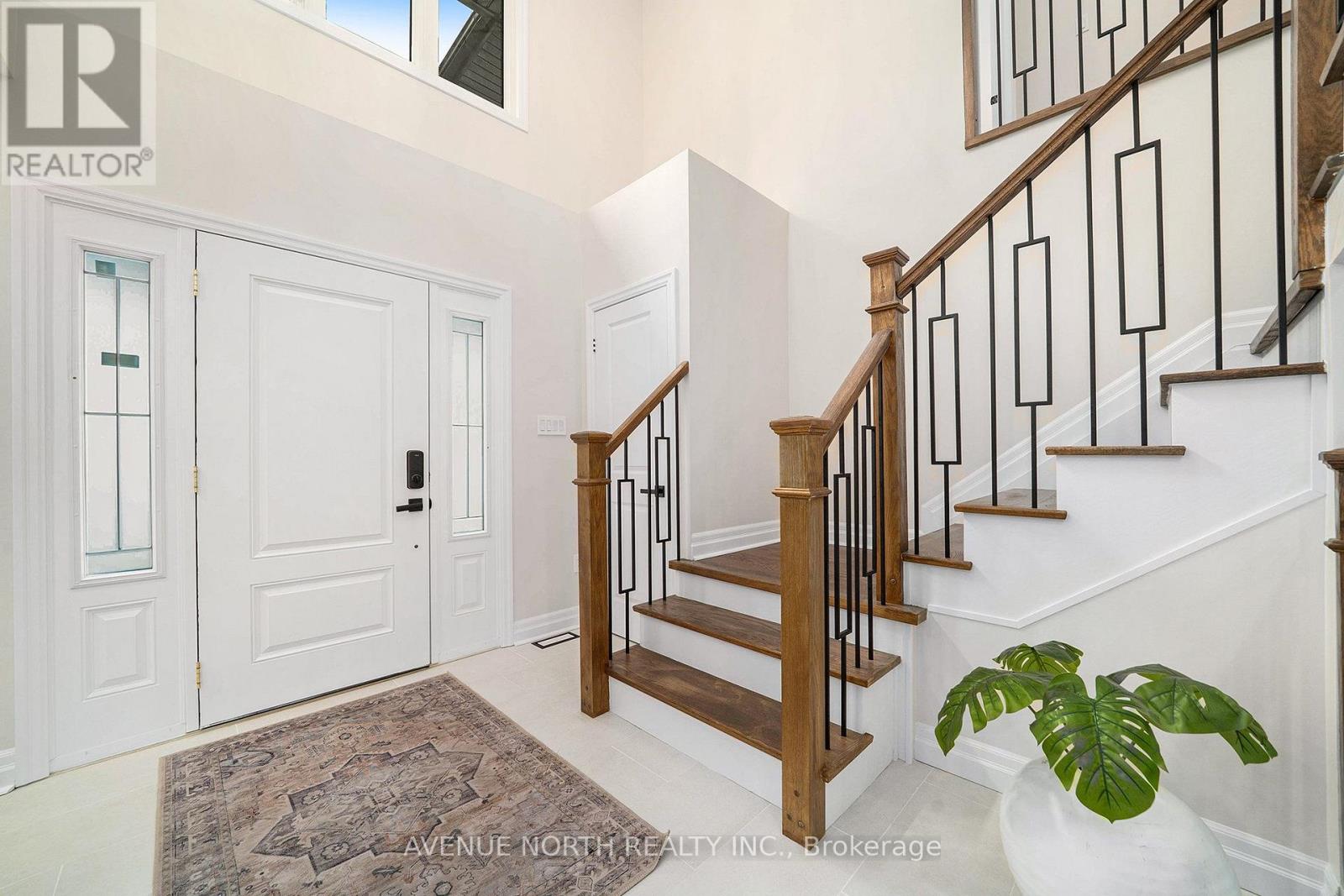 19 Newland Drive E Property Photo 15