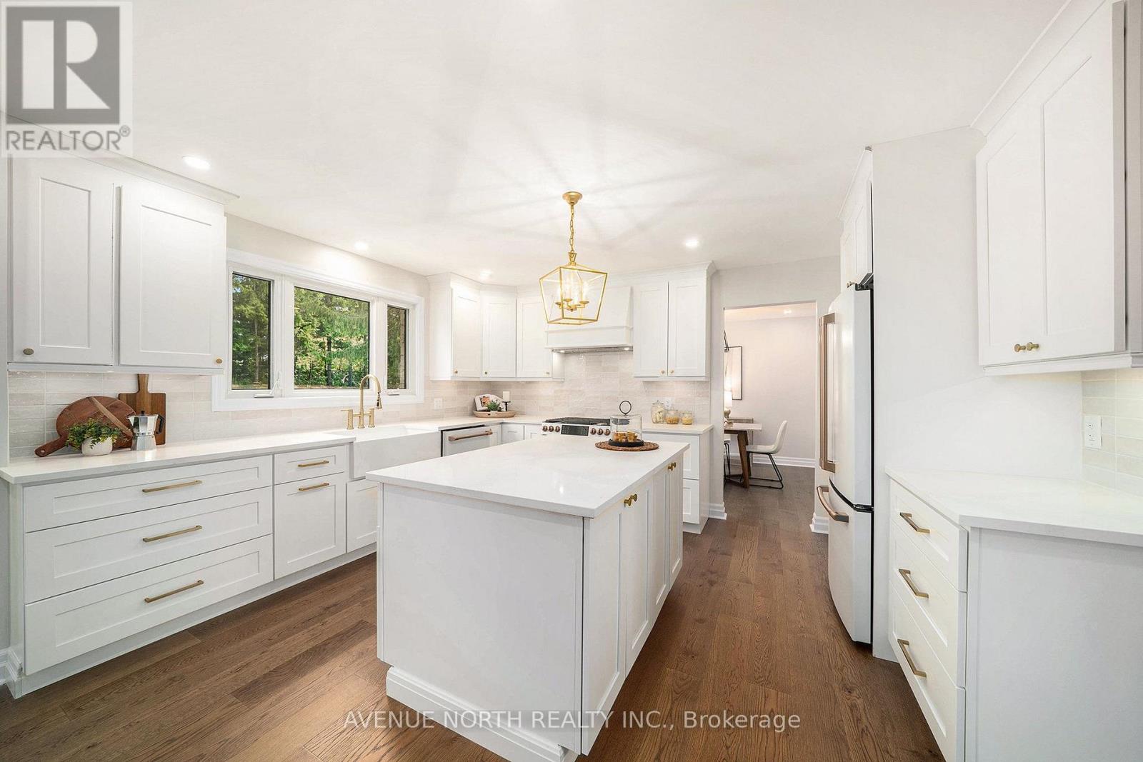 19 Newland Drive E Property Photo 19