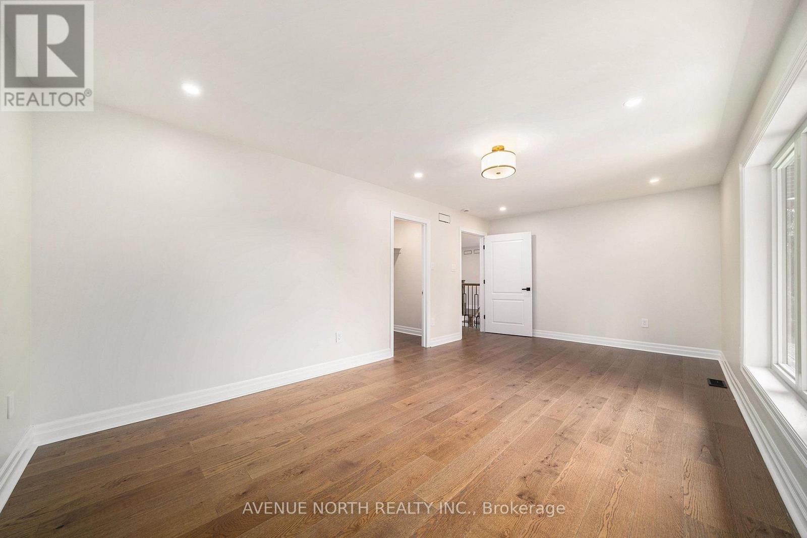 19 Newland Drive E Property Photo 23