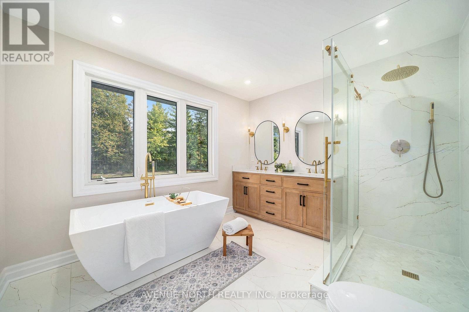 19 Newland Drive E Property Photo 24