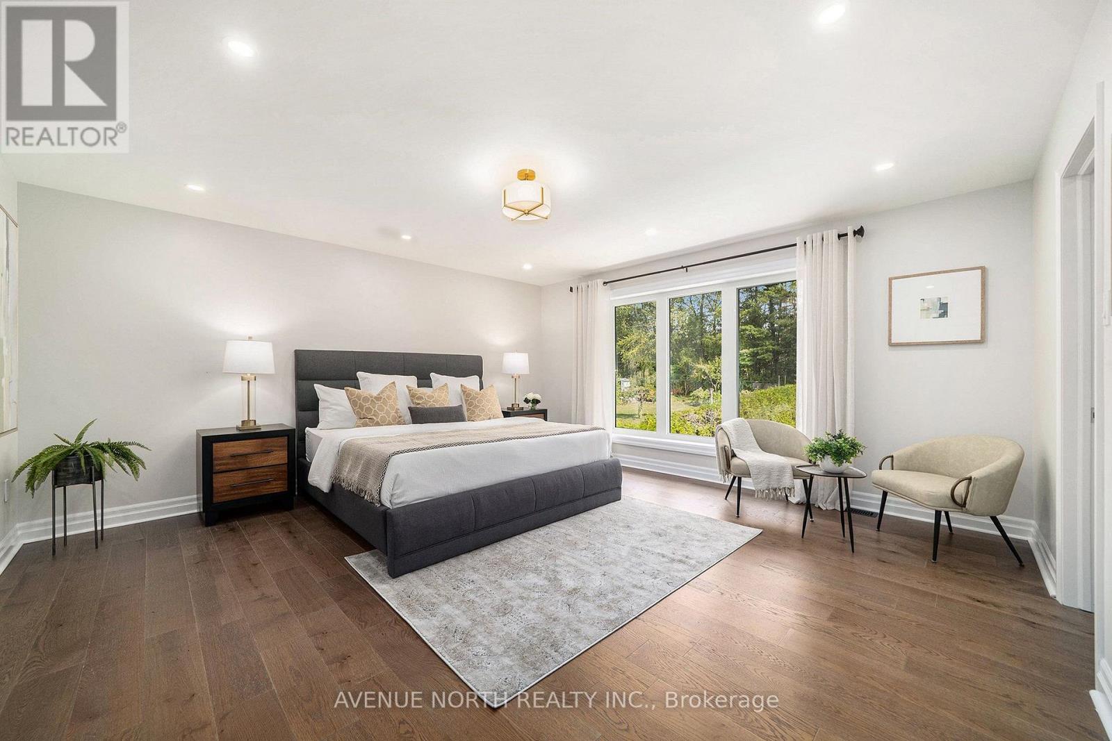 19 Newland Drive E Property Photo 27