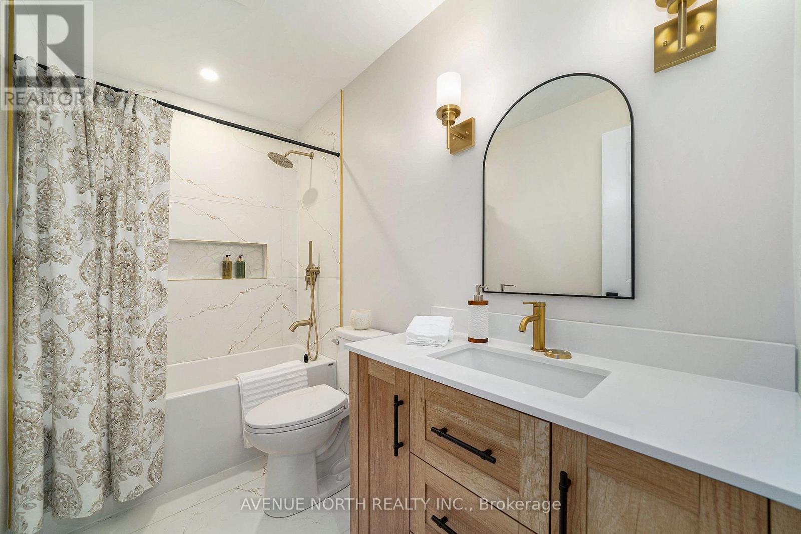 19 Newland Drive E Property Photo 31