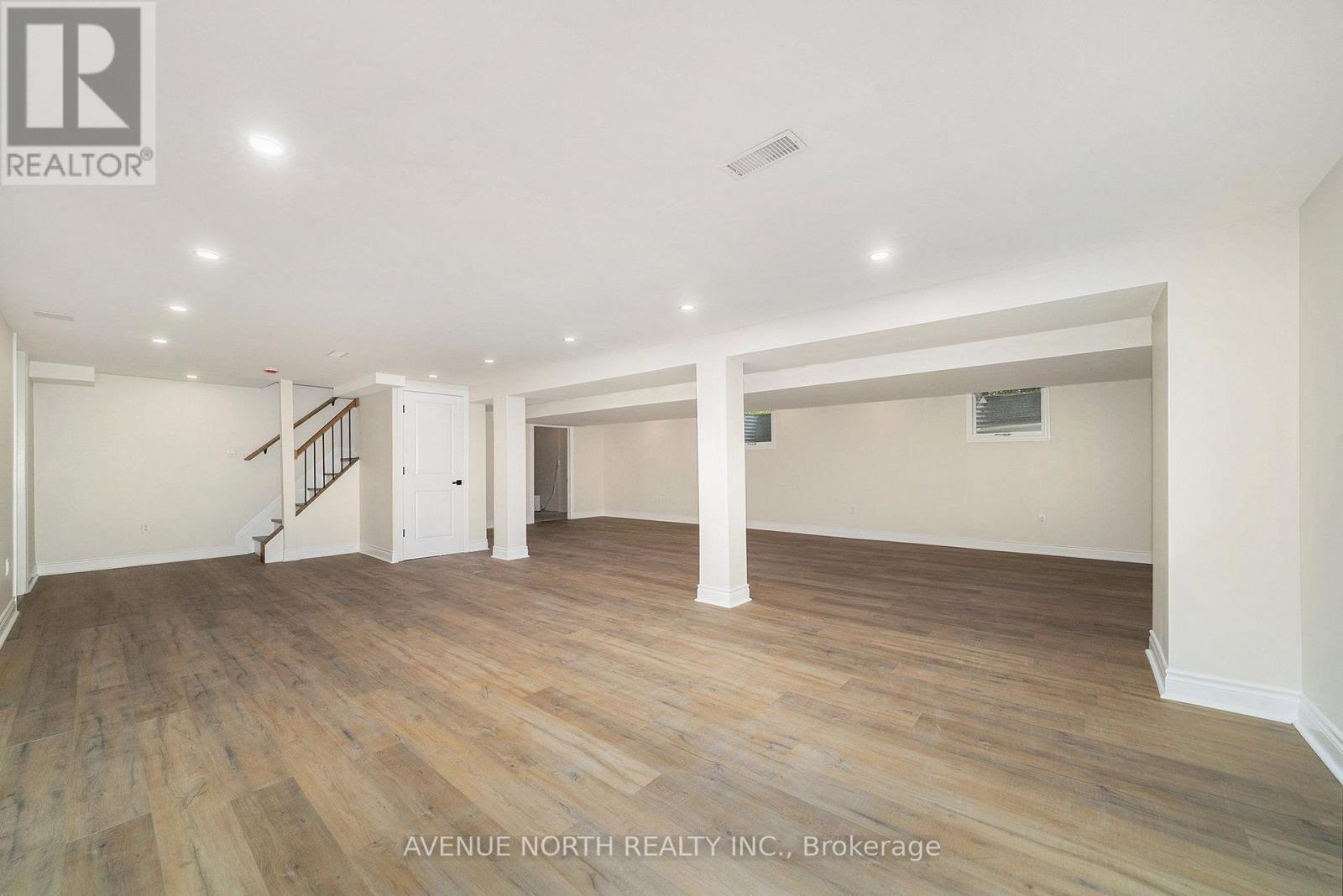 19 Newland Drive E Property Photo 35