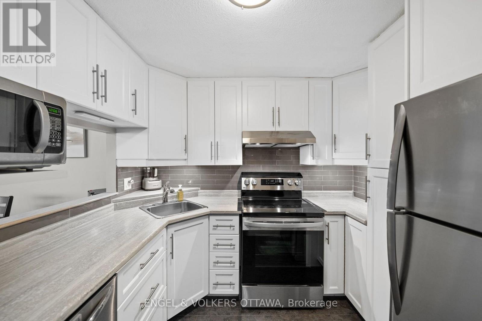 1213 - 80 Sandcastle Drive Property Photo 3