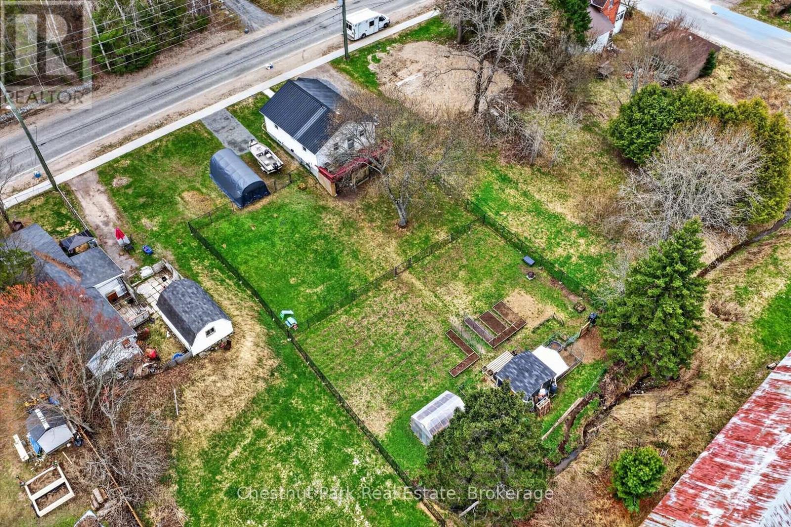 213 Yonge Street Property Photo 1