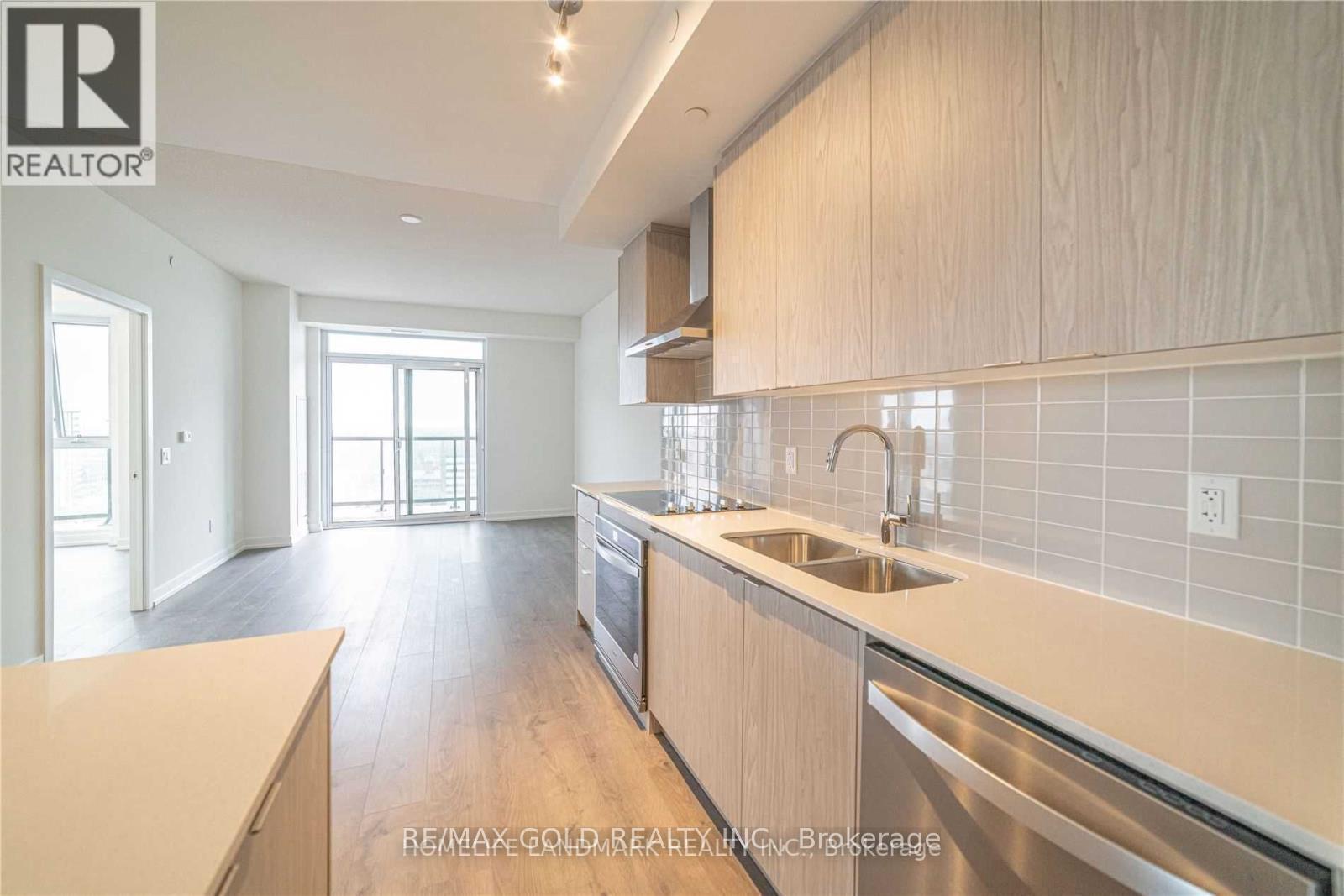 903 - 55 Duke Street W Property Photo 17