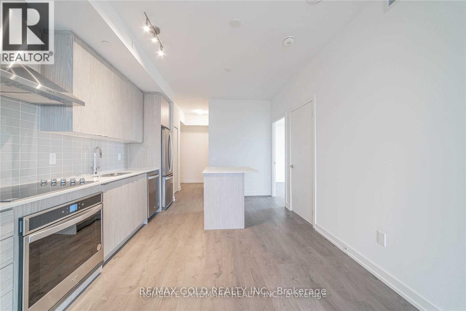 903 - 55 Duke Street W Property Photo 18