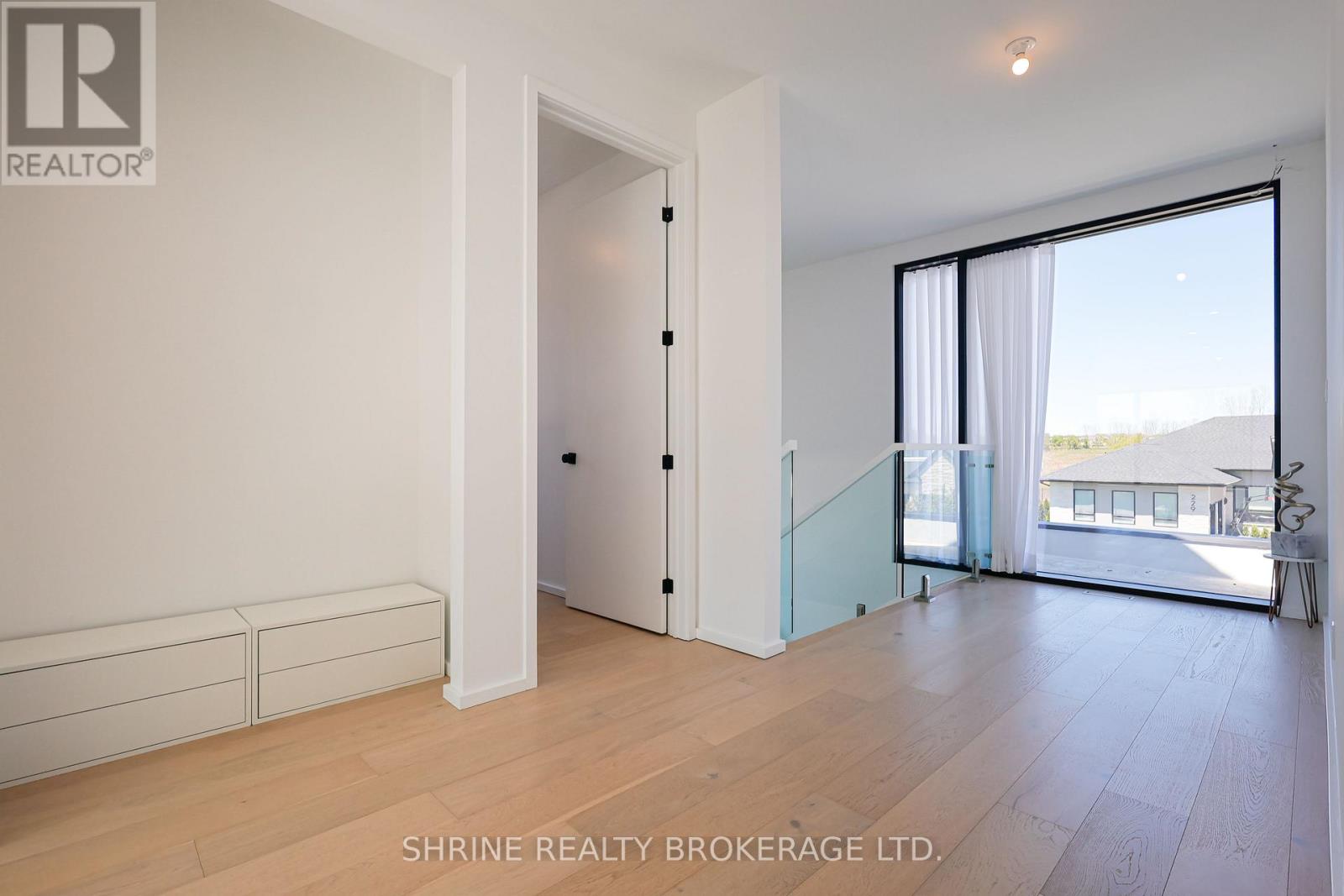 228 Edgewater Boulevard Property Photo 21
