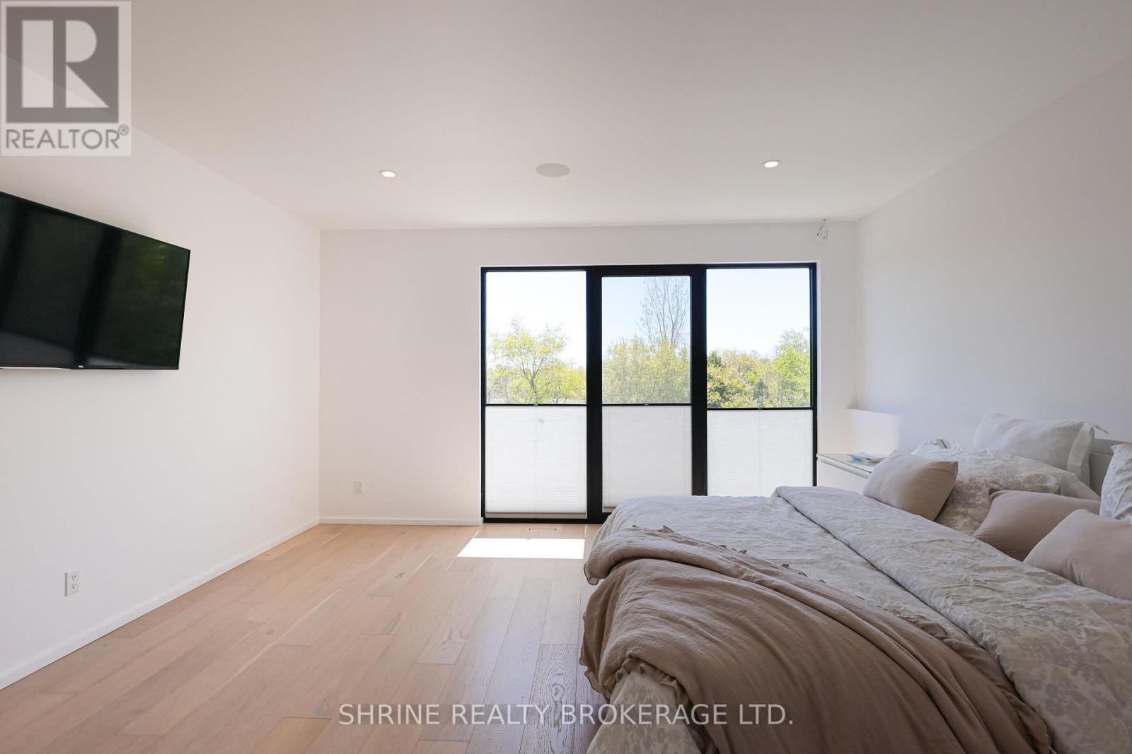 228 Edgewater Boulevard Property Photo 25