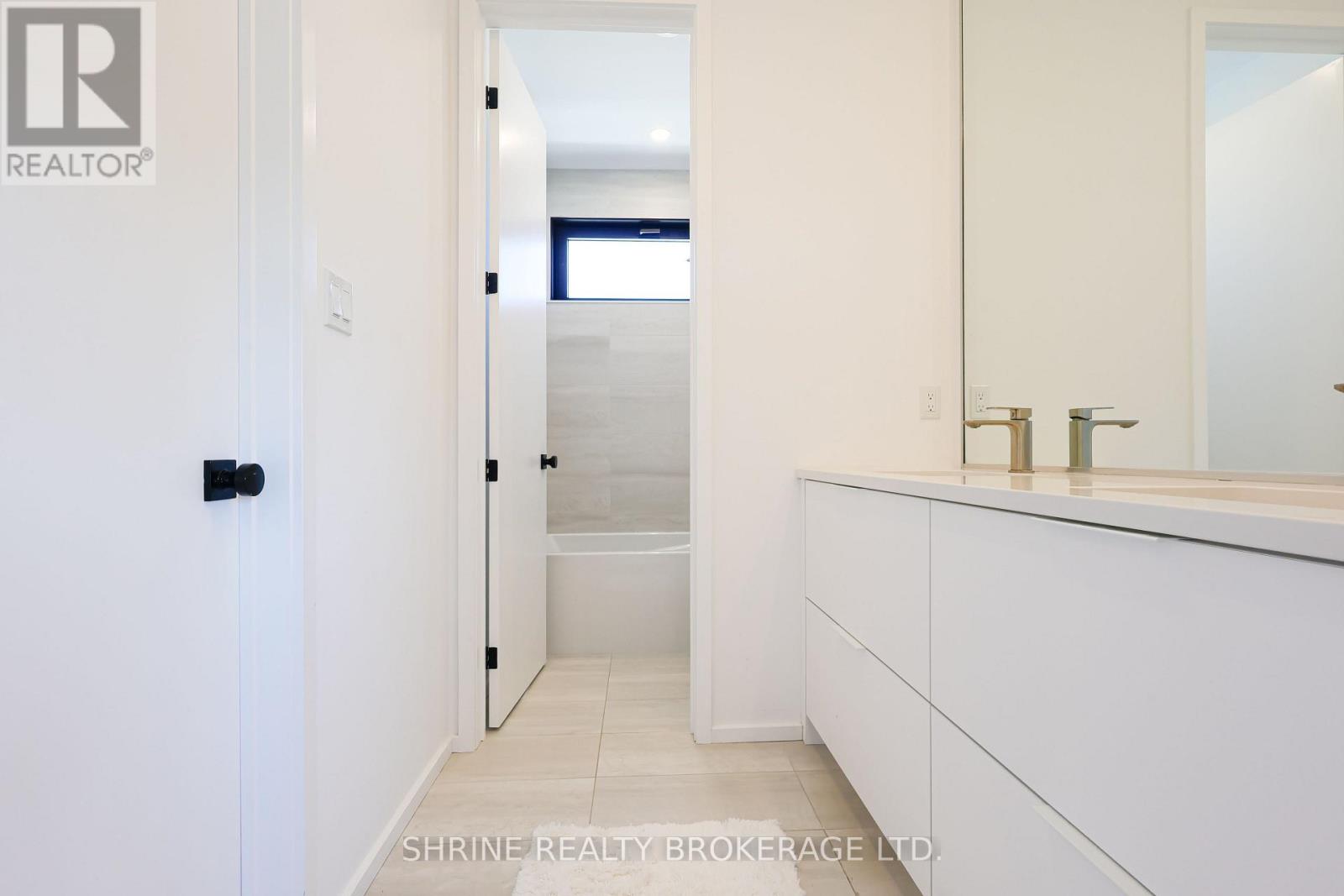 228 Edgewater Boulevard Property Photo 32