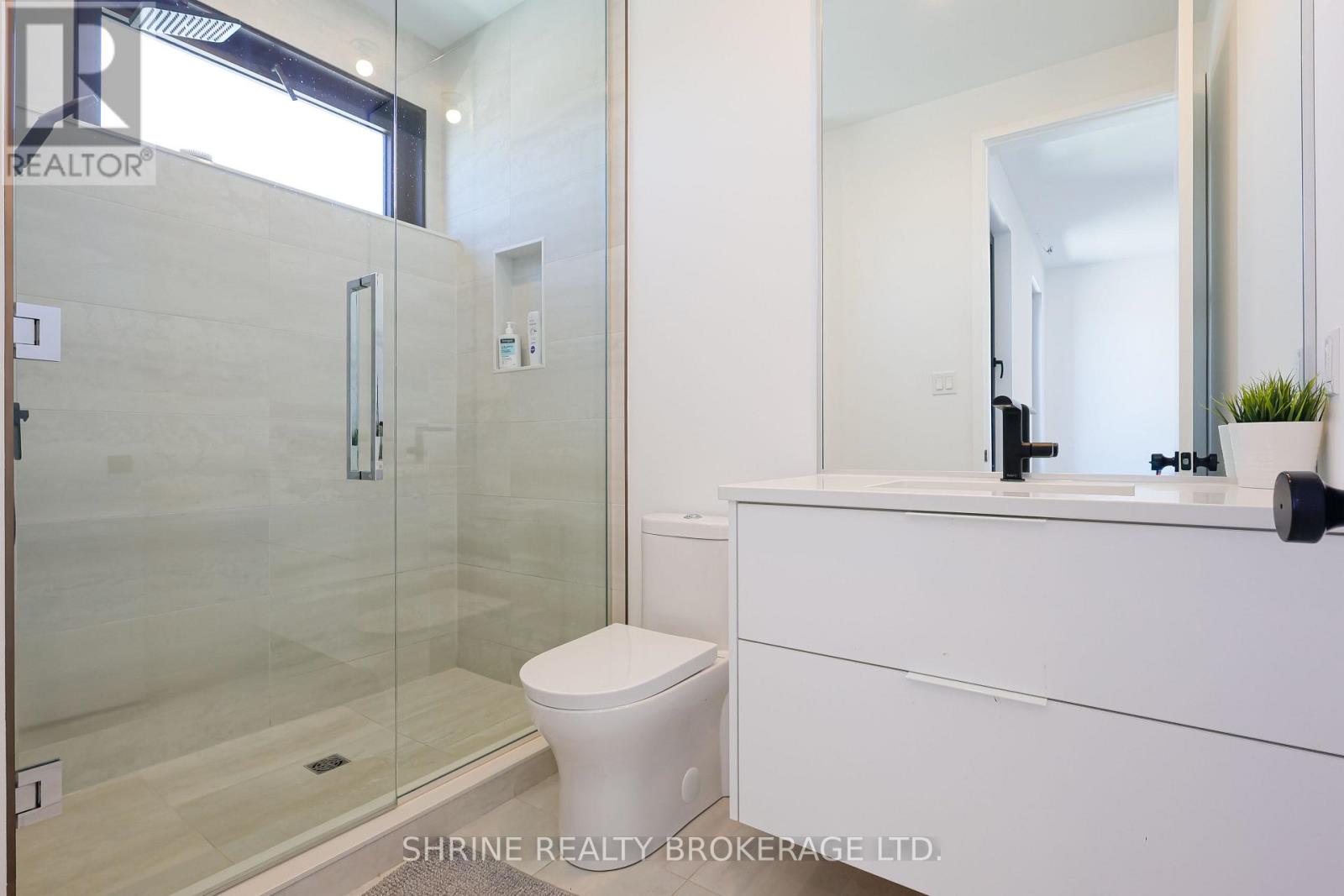 228 Edgewater Boulevard Property Photo 37