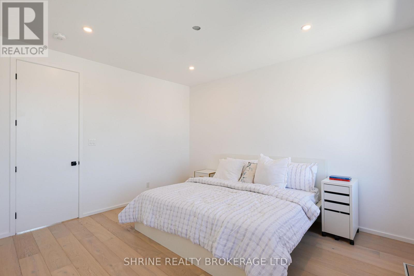 228 Edgewater Boulevard Property Photo 38